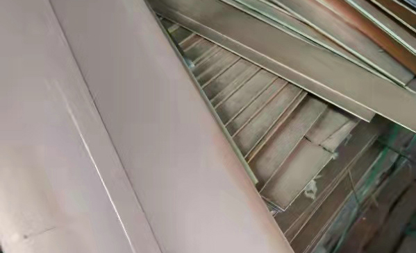 Raw material display